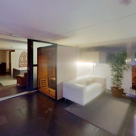 Nice And Cosy Place With Jacuzzi And Sauna To Relax In The Centre Of Antwerpen Ngoại thất bức ảnh