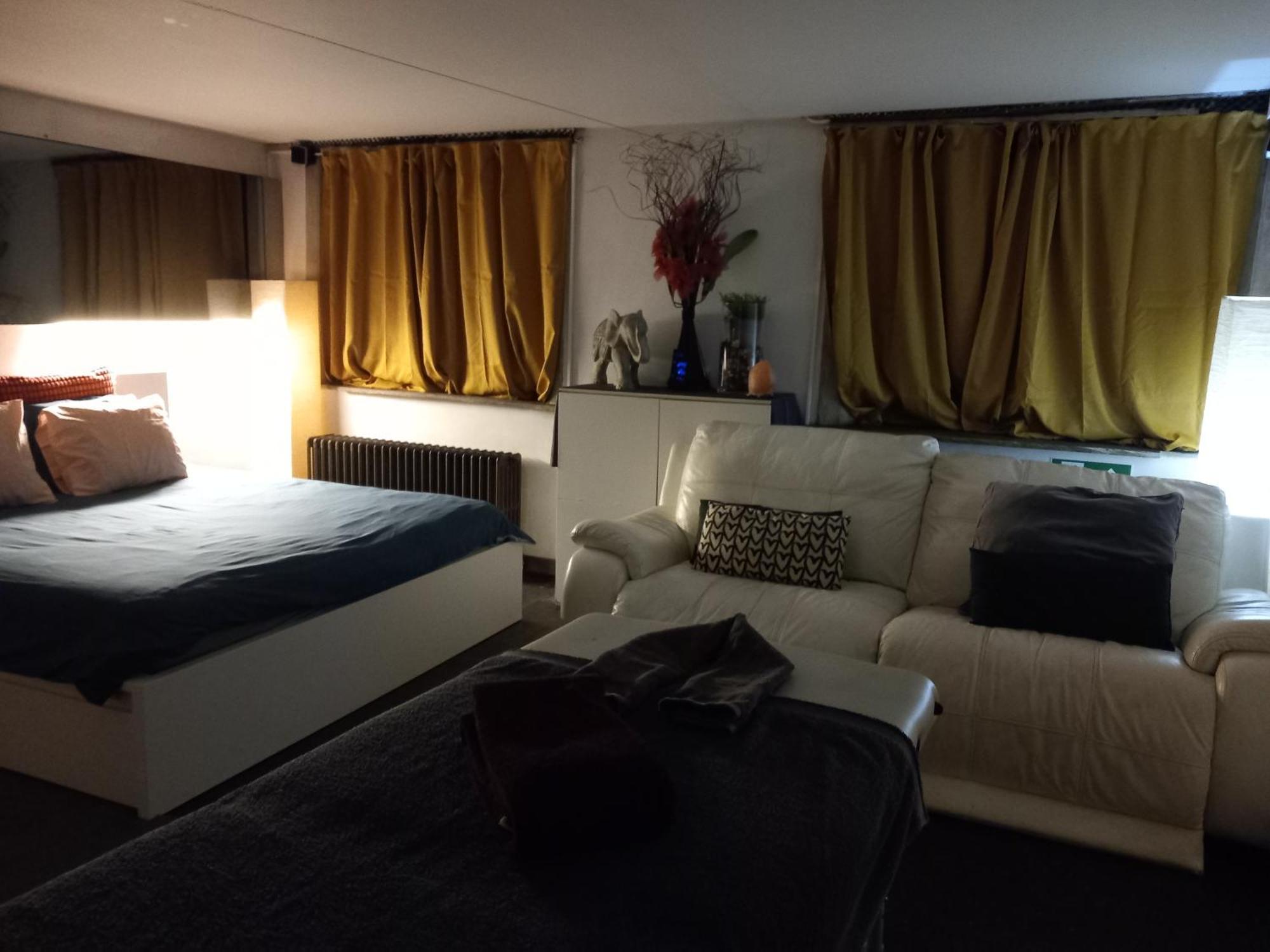Nice And Cosy Place With Jacuzzi And Sauna To Relax In The Centre Of Antwerpen Ngoại thất bức ảnh